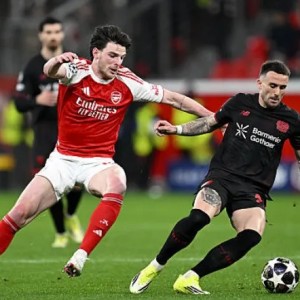 九游游戏中心-赖斯本场数据：1次关键传球，传球成功率96%，3次夺回球权